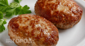 Хватит переводить продукты на жесткие котлеты: просто добавьте этот ингредиент и они станут нежными