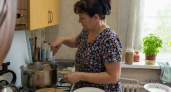Перестаньте постоянно снимать пенку с бульона: есть один способ сделать его идеально прозрачным без лишних усилий