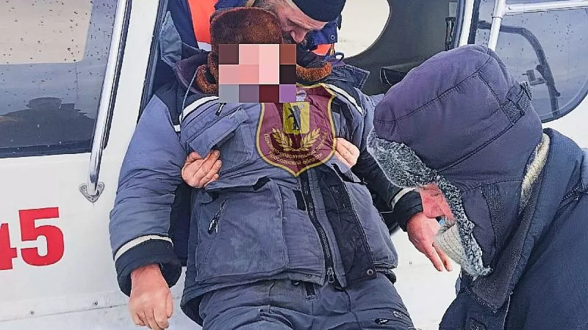 70-летний рыбак провел на льду 25 км от берега со сломанной ногой