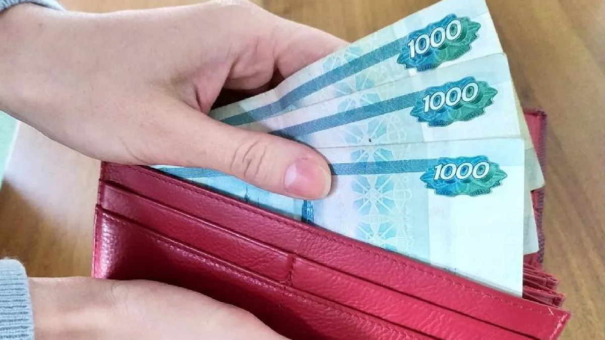Украл у отчима 118 тысяч через банковское приложение