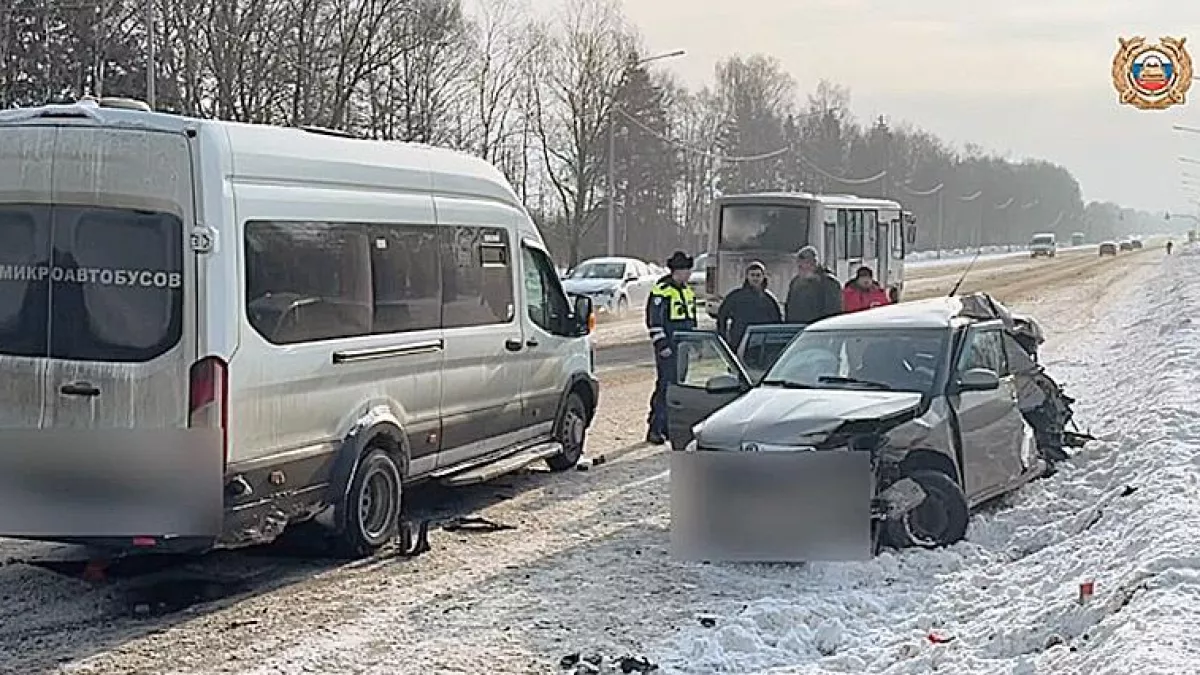 Skoda вылетела на встречку и спровоцировала смертельное ДТП с грузовиком