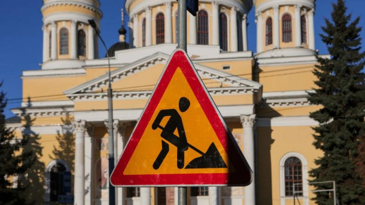 В Рыбинске дороги признали слишком опасными для обычной скорости