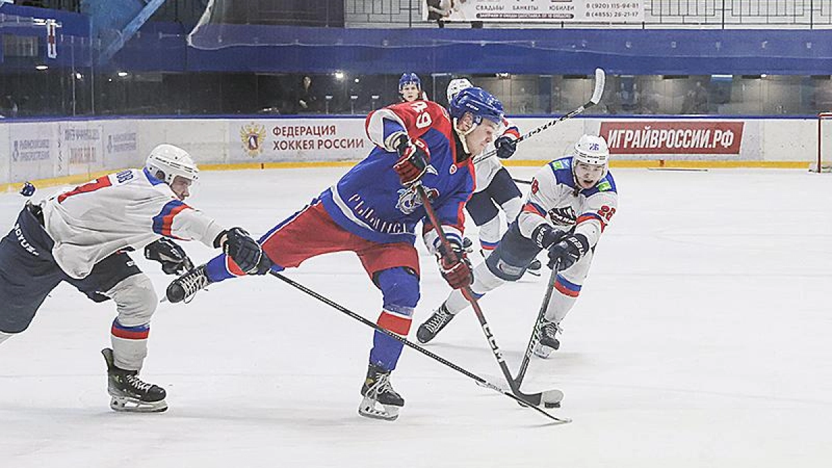 «Полет» разгромил лидера чемпионата со счетом 9:7