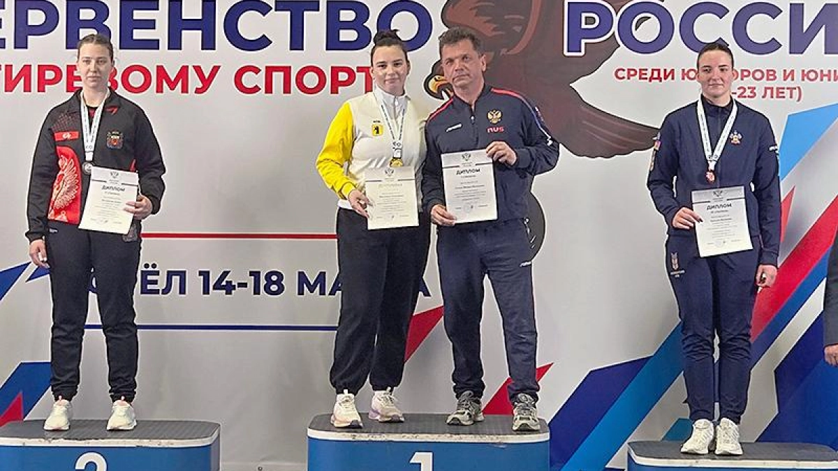 Екатерина Верховцева выиграла золото первенства России со 166 подъемами в рывке