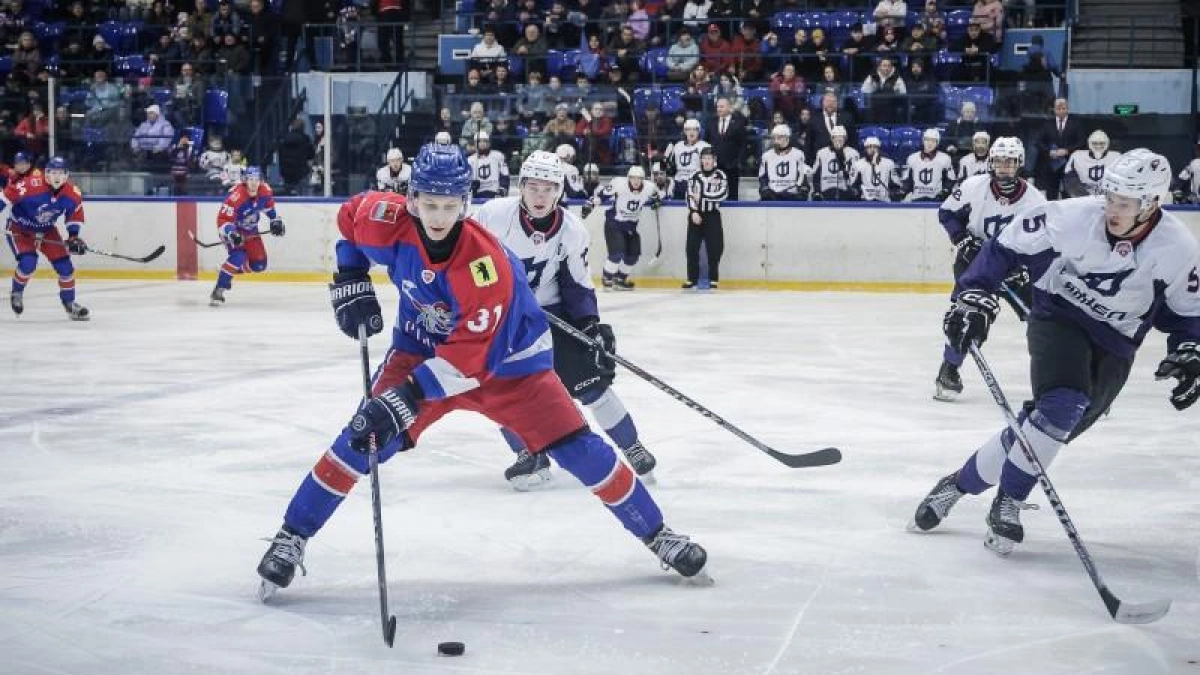 «Полёт» уступил «Факелу» в буллитной дуэли в решающем матче регулярки