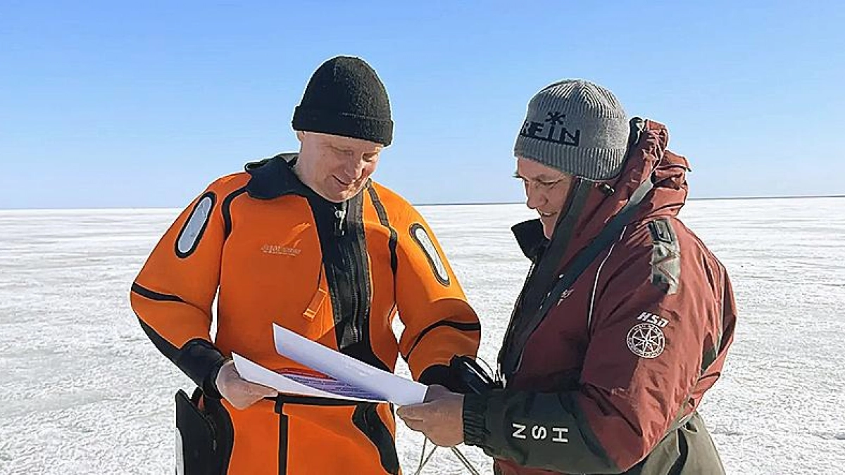 Лёд тает, но рыбаки не уходят: рейд на Рыбинском водохранилище