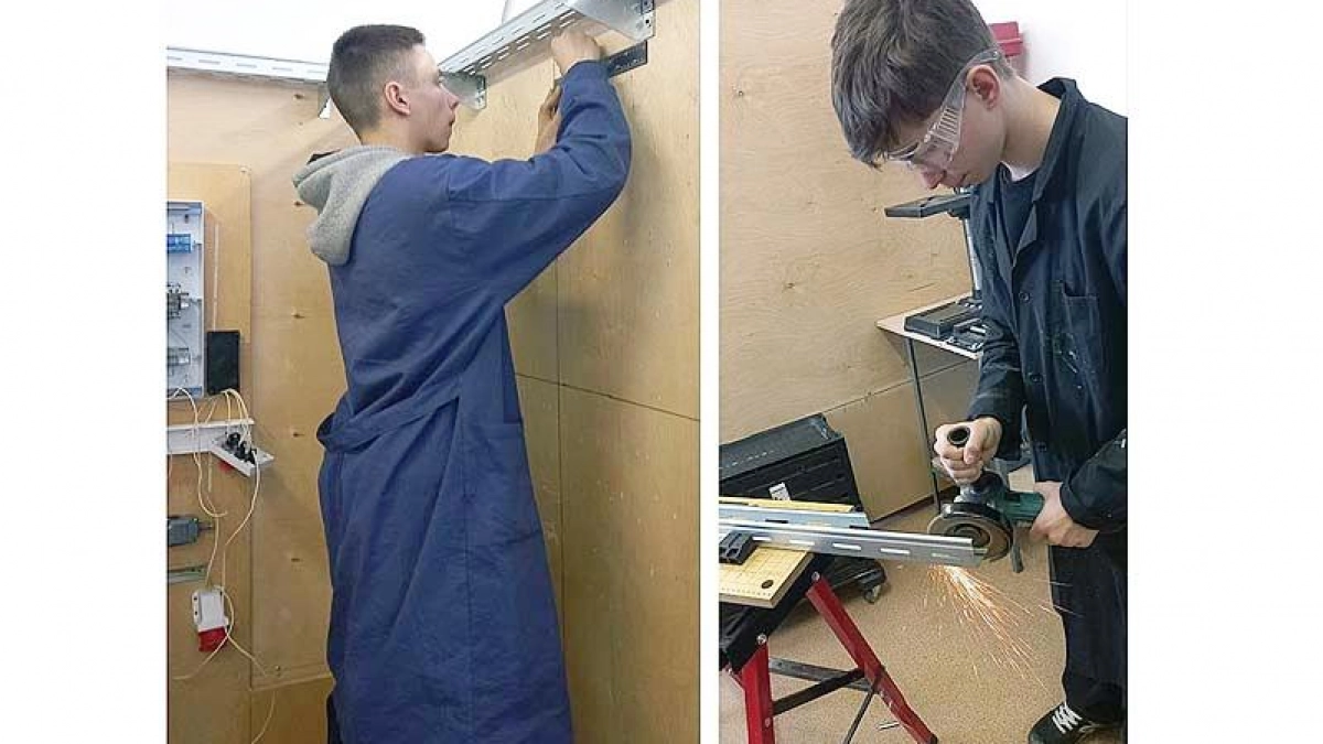 Школьники Рыбинска учатся монтировать щиты и придумывать девизы для отрядов