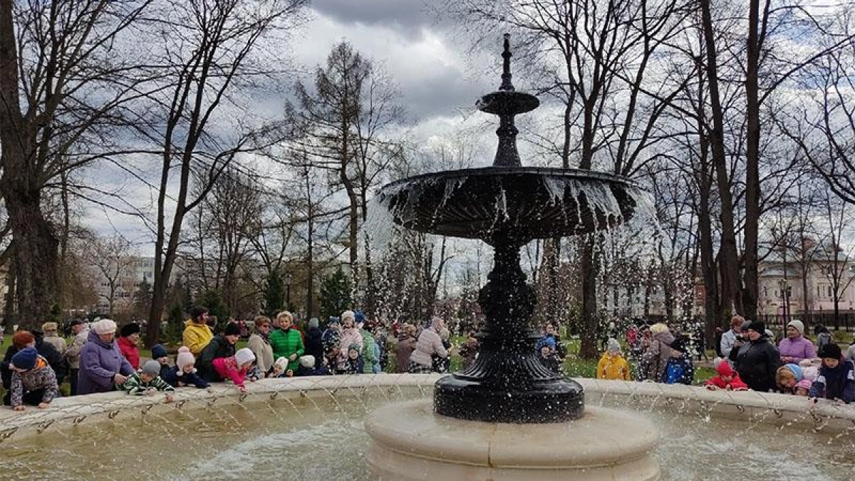 Фонтаны Рыбинска запустят к майским праздникам: 40 рабочих готовят город к лету