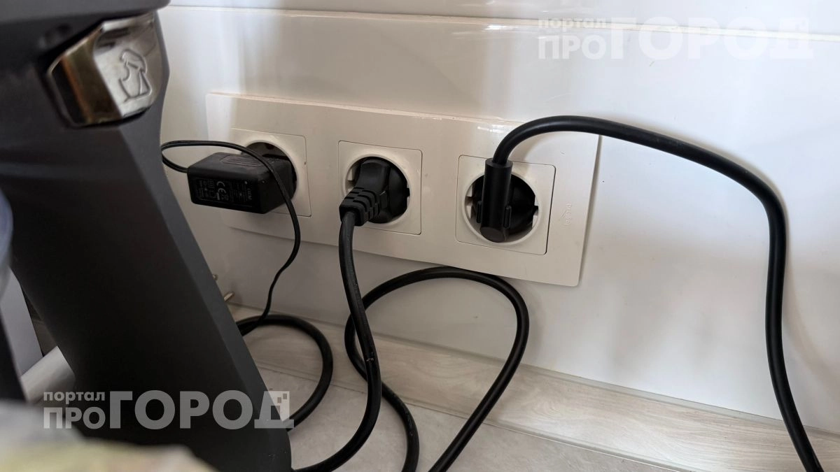 Ваша проводка может вспыхнуть в любой момент: 5 опасных комбинаций приборов, которые вы включаете ежедневно