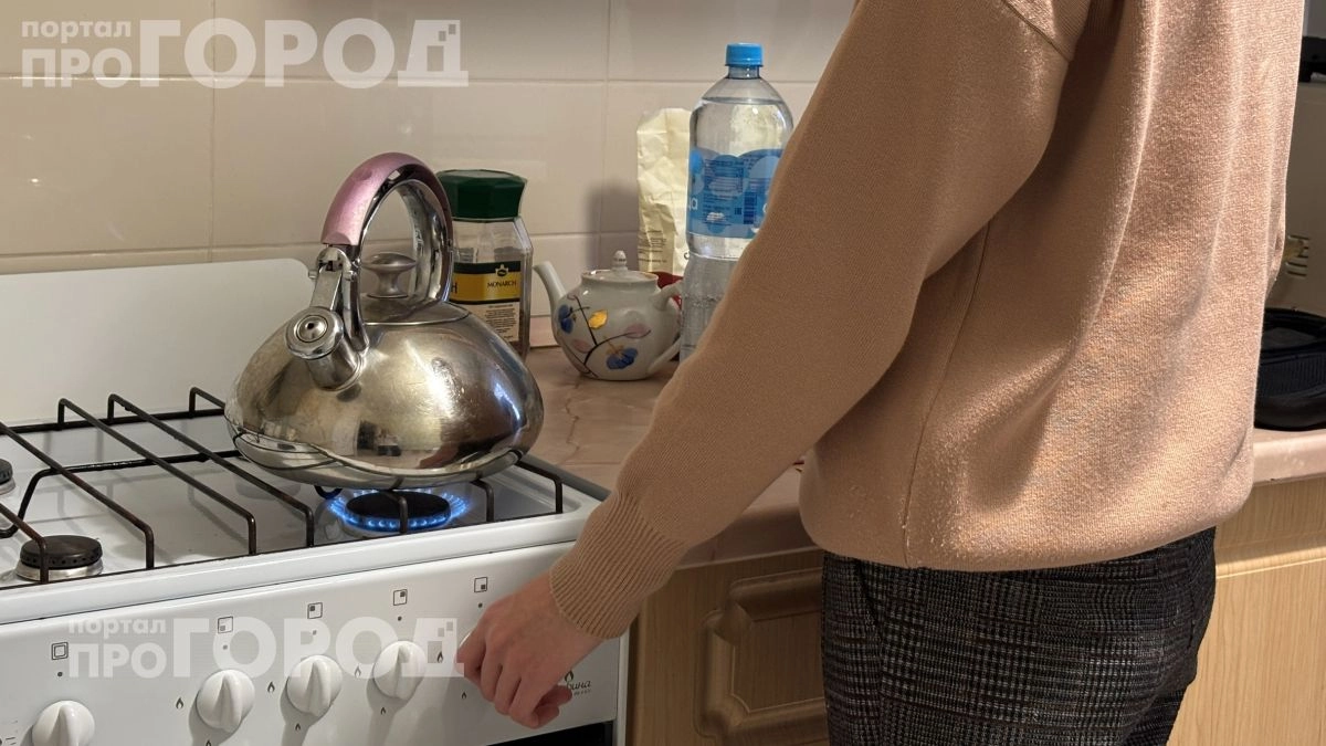 Пустили газовщика и лишились всех денег: три тревожные фразы мошенников, которые спасут ваши сбережения