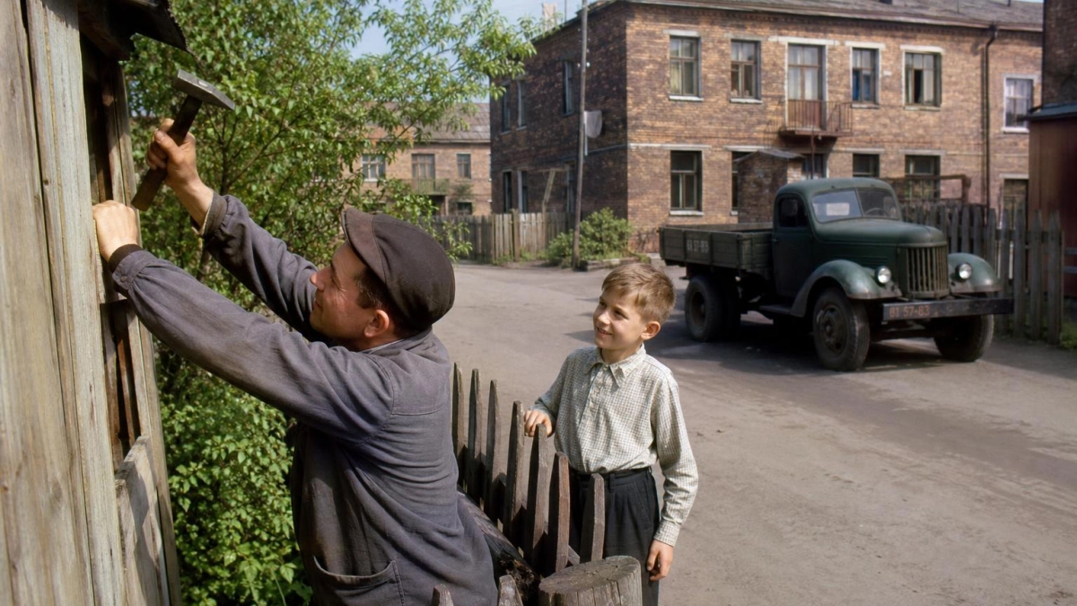 Один костюм на два года и жажда знаний: детство поколения 1940-х