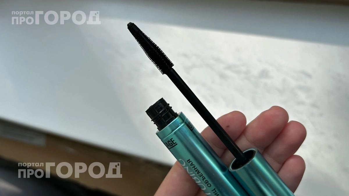 Хватит выбрасывать засохшую тушь: добавьте всего две капли этого средства для идеального результата