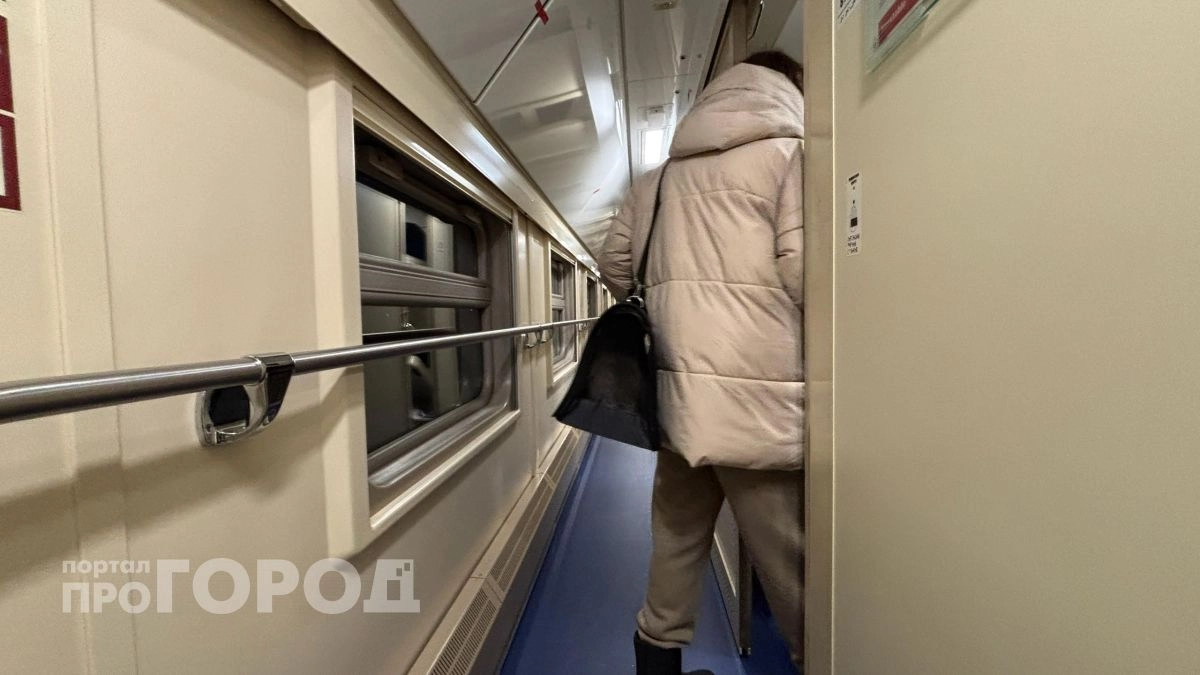 Пассажирка с верхней полки потребовала мое место в семь утра: что ответил проводник по новым правилам РЖД