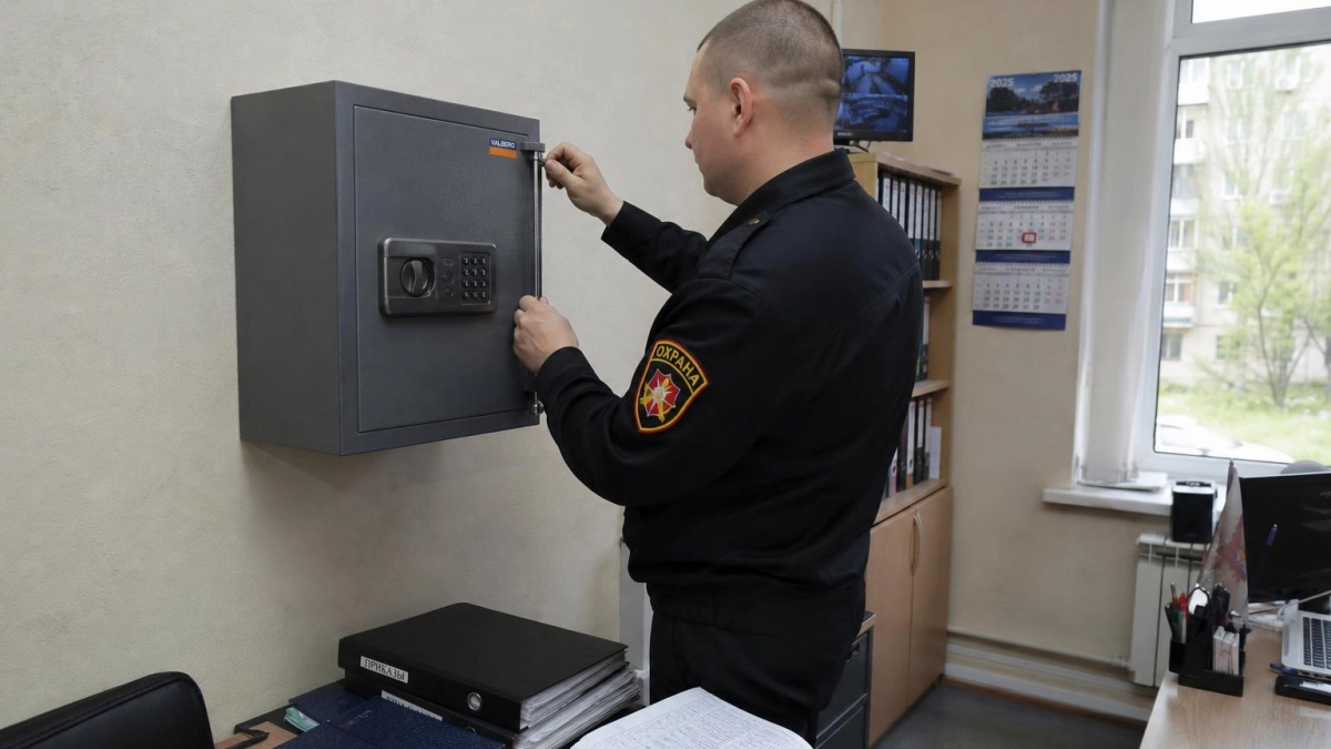 Не вскрыл — забрал целиком: рыбинский рецидивист получил 4 года за сейф