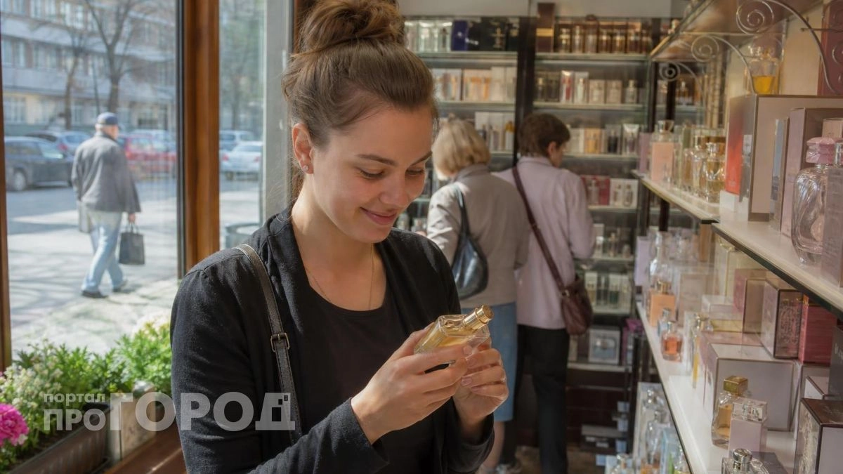 Перестаньте портить дорогой парфюм в ванной: я нашла идеальное место для хранения, где аромат живет годами