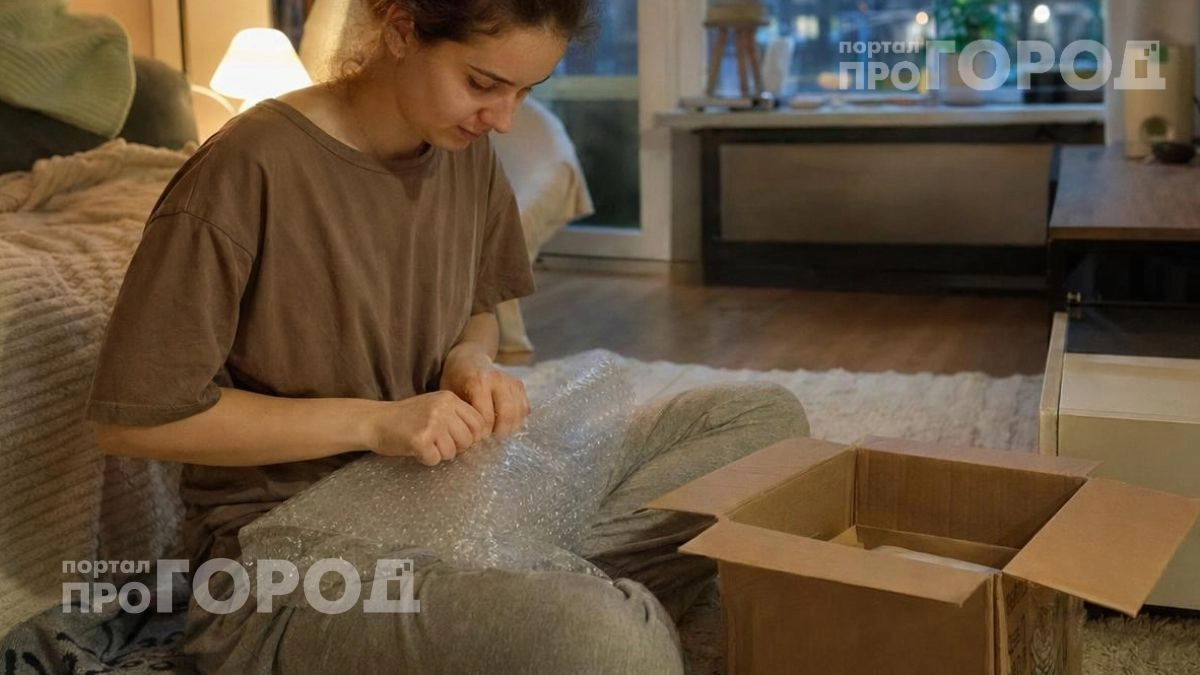 Перестаньте тратить деньги на электричество: этот способ остудит дом за пять минут с помощью пленки