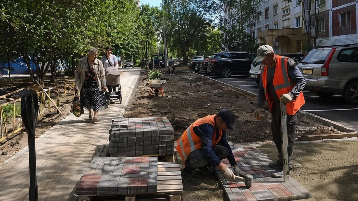 Первый двор из девяти: на Баженова в Рыбинске завершили благоустройство