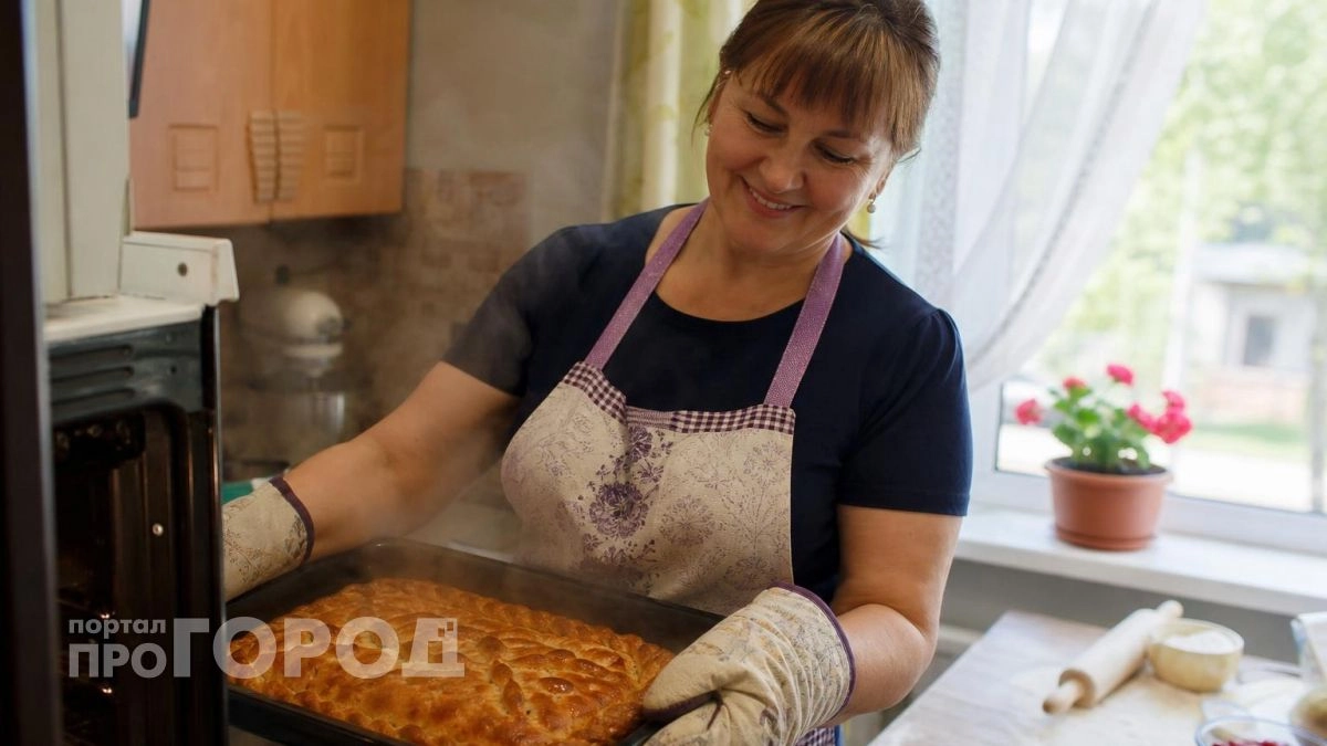 Больше не выбрасываю испорченное тесто: этот дешевый продукт делает пироги пышными, а блины нежными