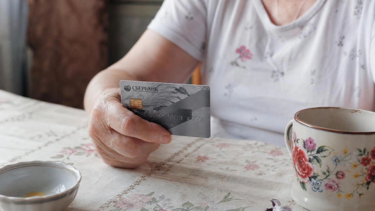 Продавец мотора из Рыбинска лишилась более 11 тысяч рублей после ссылки от покупателя