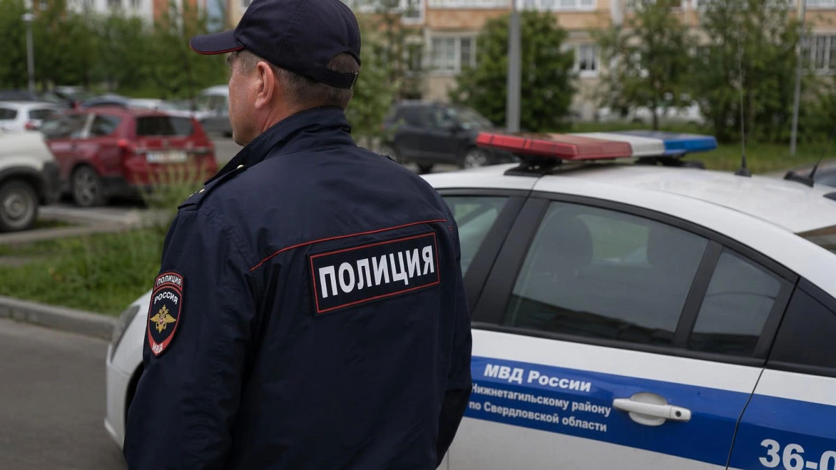 В Рыбинске велосипедист забрал у подъезда забытую бензопилу