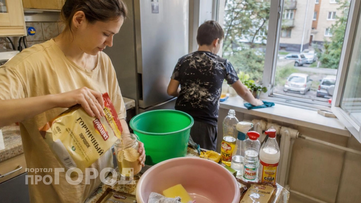 Больше не трачусь на дорогую химию: копеечная горчица отмывает даже самый застарелый жир в два счета