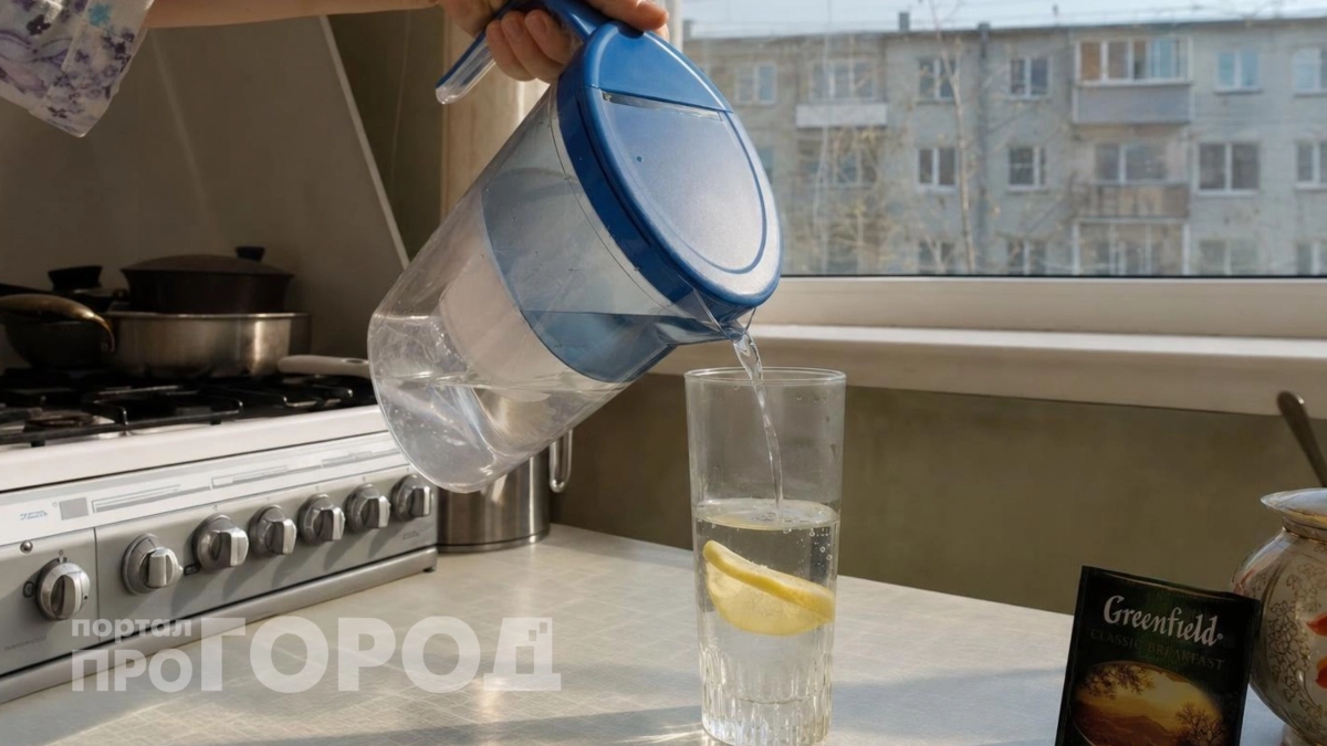 Хватит мучить себя утренним стаканом воды: врачи объяснили почему этот ритуал только портит ваше пищеварение