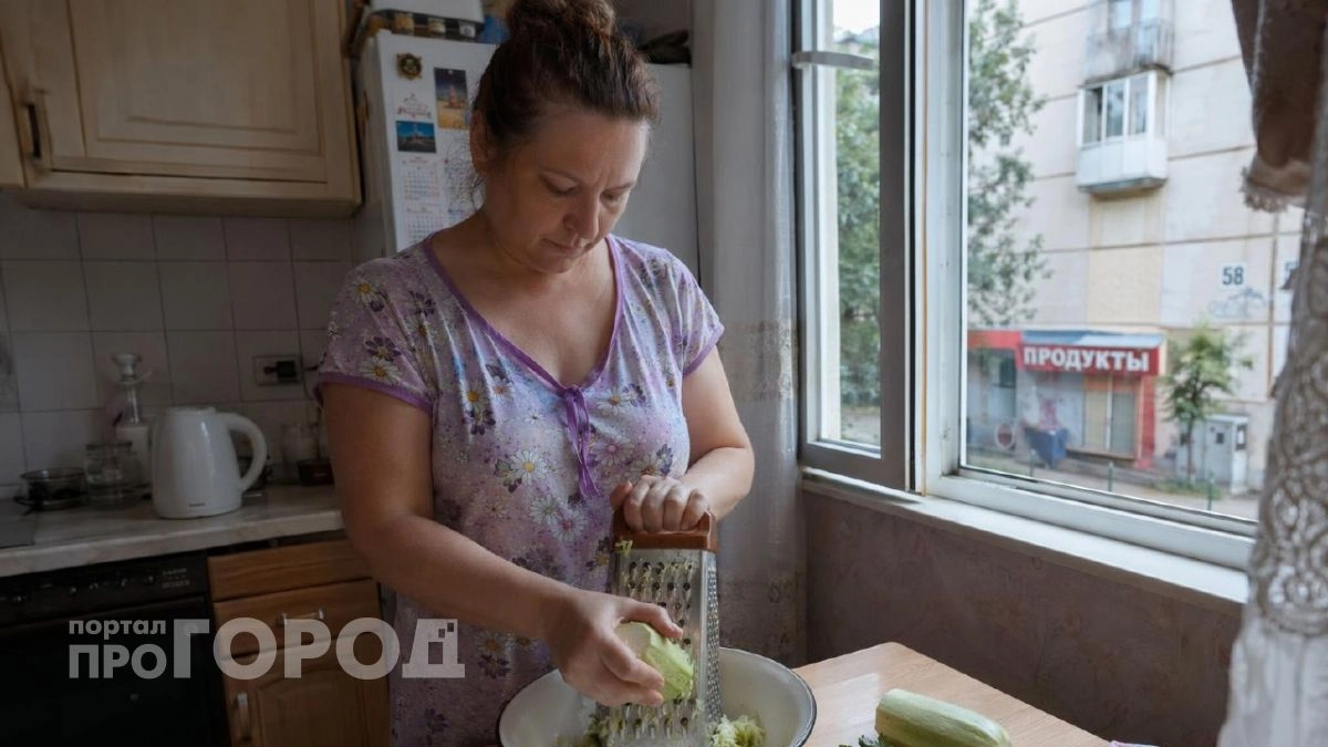 Больше не жарю кабачки часами: делаю пикантную закуску за десять минут и подаю к любому блюду на столе