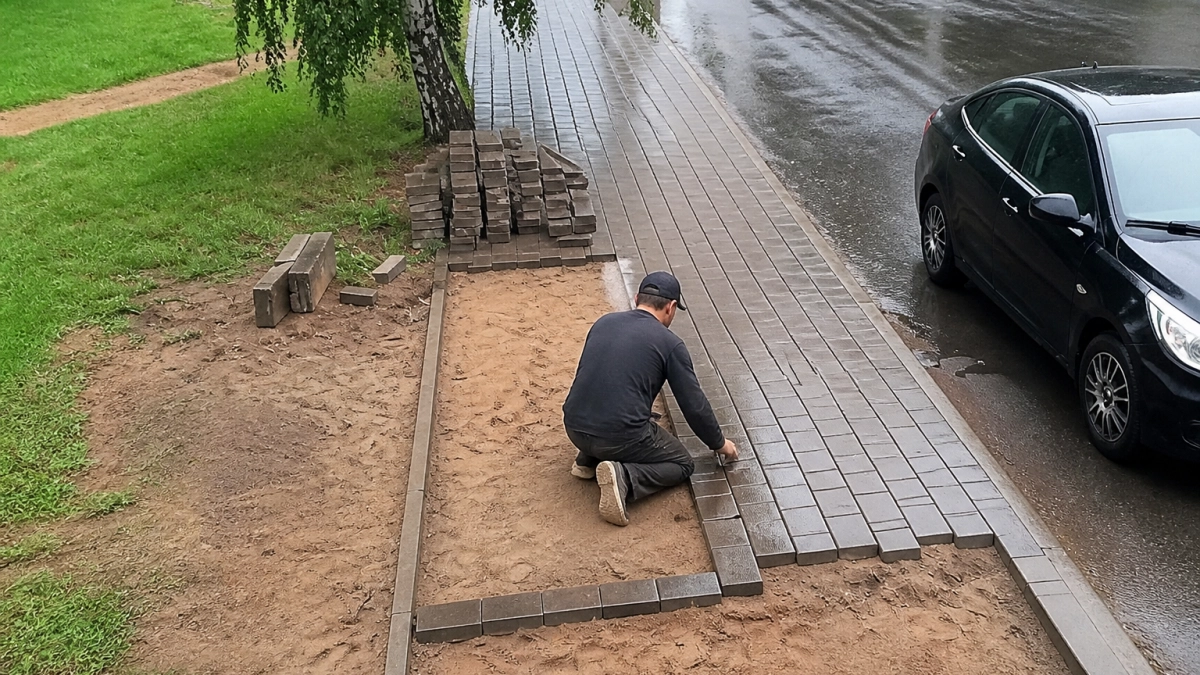 В Рыбинске за несколько дней убрали десяток раскопов на тротуарах и во дворах