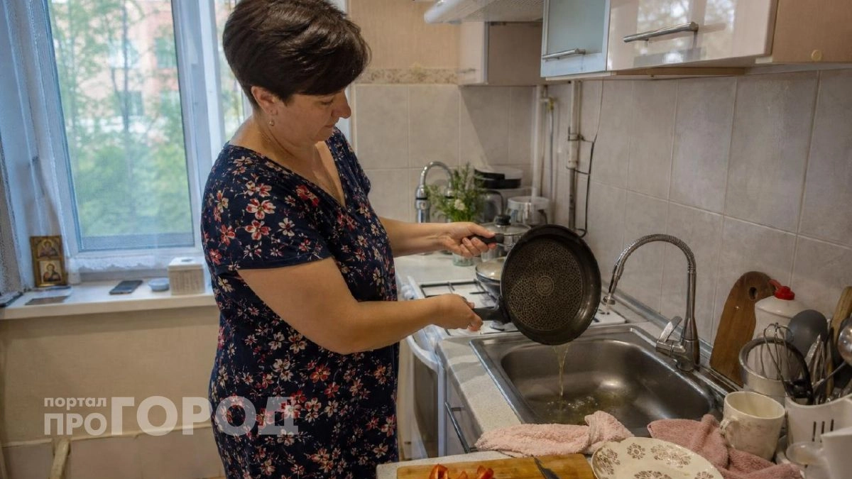 Вы перестанете вызывать сантехника если узнаете куда на самом деле нужно сливать масло после жарки