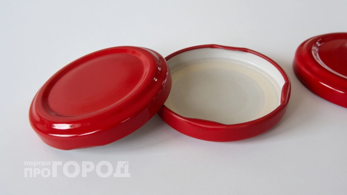Больше не выбрасываю крышки от банок: пять умных приемов для быта, которые экономят время и деньги в доме