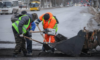 160 квадратов заплаток за неделю: Рыбинск экстренно латает дороги